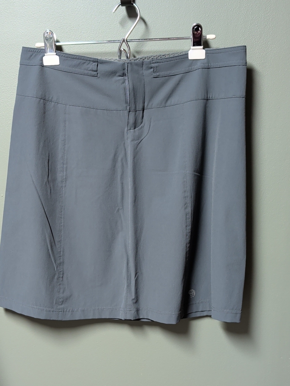 Mountain Hardware Gray Skirt sz 10